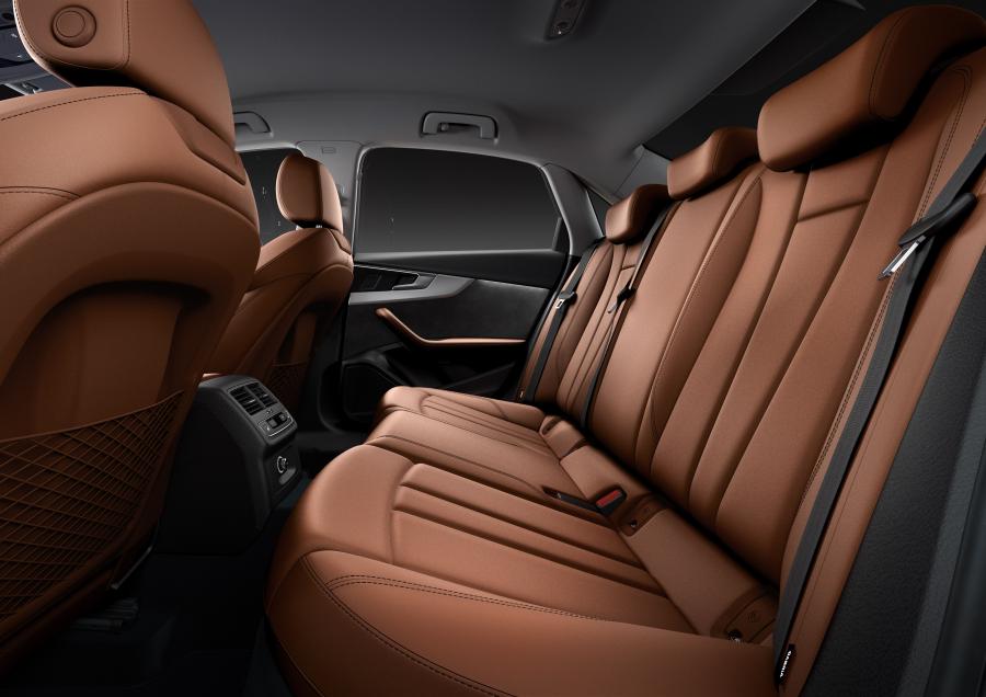 Интерьер Audi A4 45 TFSI Quattro (B9) 2019 года  (WW) (фото 6 из 15)